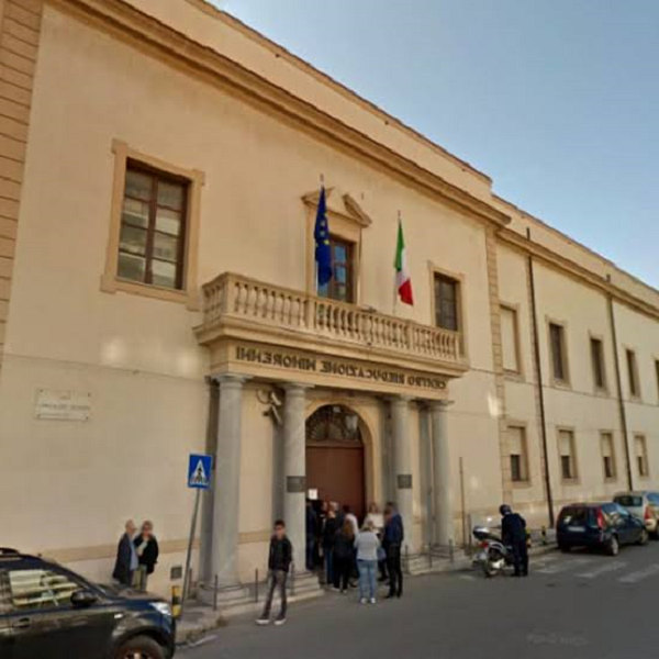 RedazioneDedalo's tweet photo. Malaspina nel caos incendio e aggressioni nel carcere minorile di Palermo
https://t.co/tjUDCrMczx
#Palermo #Malaspina #Carcere #PoliziaPenitenziaria #Sicurezza #Giustizia #Sicilia https://t.co/GLF6AMgkGb