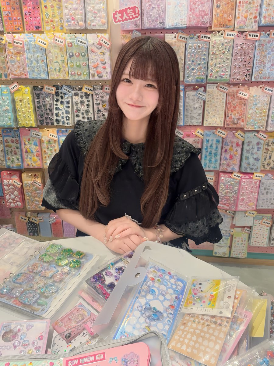 hotate_lo_ol's tweet photo. 平成女児のシールカフェ行ってきた📛📘🎀 https://t.co/SVPfPc5bpX