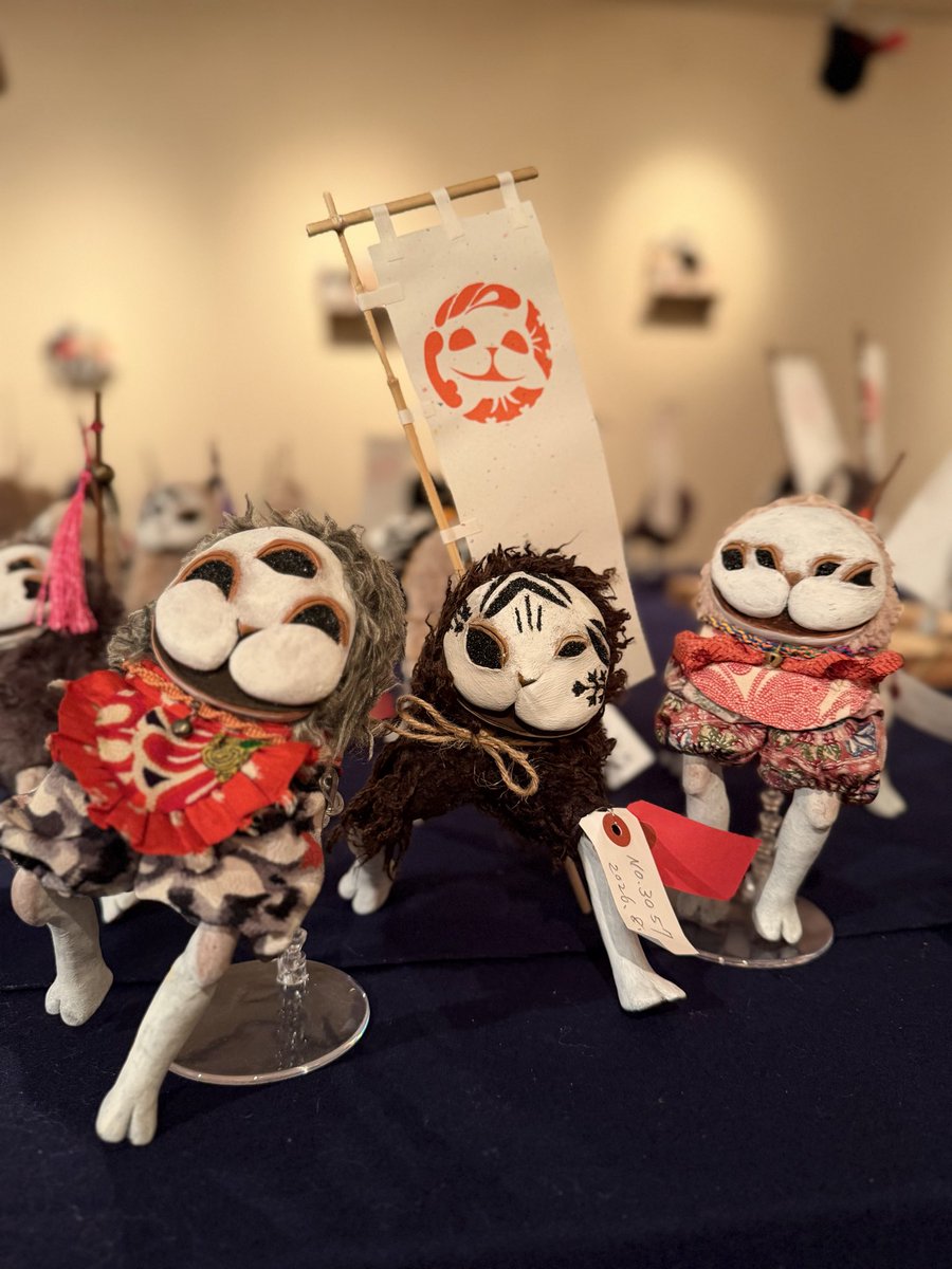 cocoroll_11's tweet photo. おやびん、先生の子達ともお写真撮らせて頂きました🫶 ⸝꙳
おやびん、さすがの貫禄💪
初めてお迎えした時ぶりにご尊顔拝ませて頂きました🙏

そしてあの……新しい子が1匹、一緒に帰って来ちゃいました…へへ……( ˘ω˘ )💦 https://t.co/jaD5ElFm1g