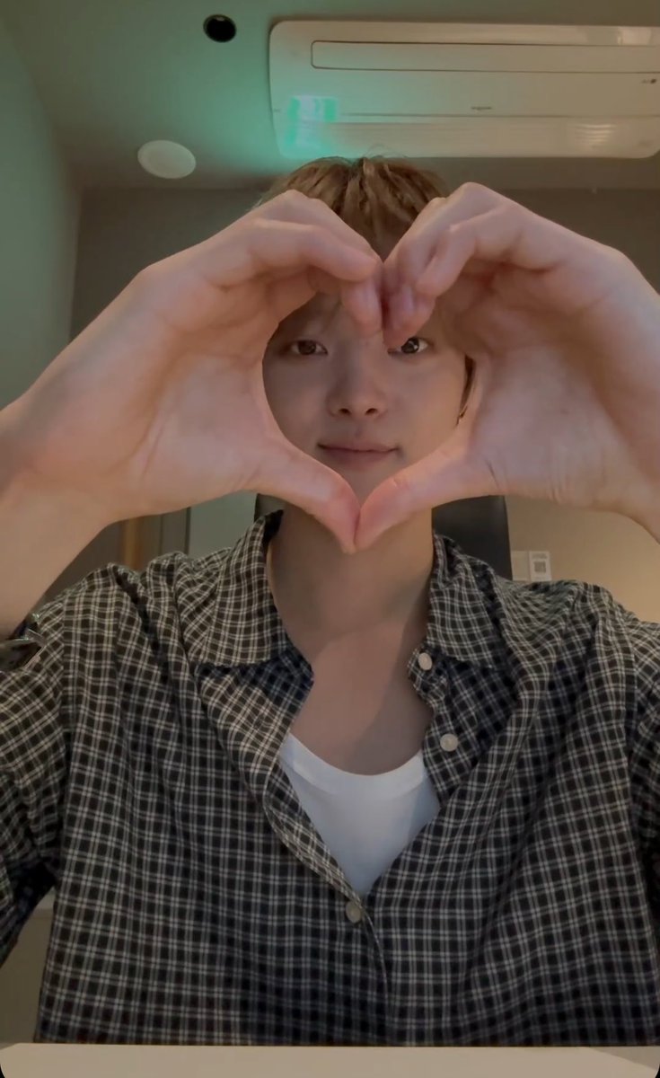 7_08JO's tweet photo. 쭈랑해 https://t.co/XgOTSQoTMx