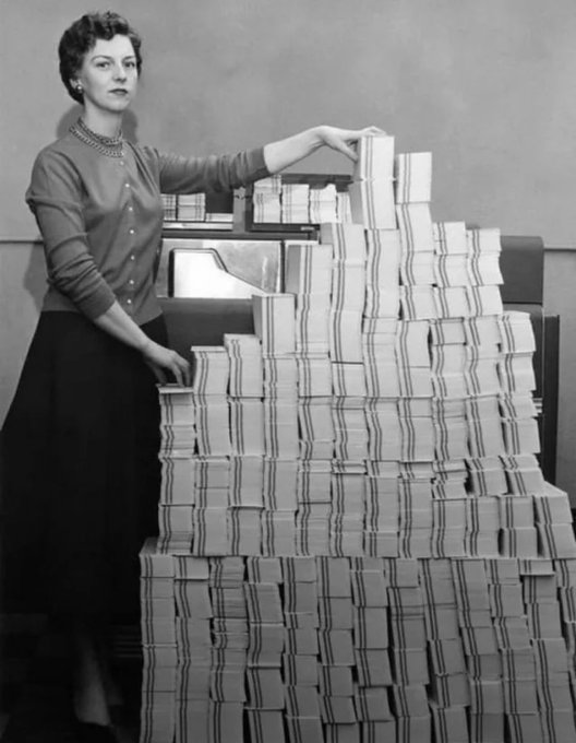 Rainmaker1973's tweet photo. This is what 5 megabytes of data looked like in 1955, stored on roughly 62,000 punch cards. https://t.co/sEQD8QrBDh