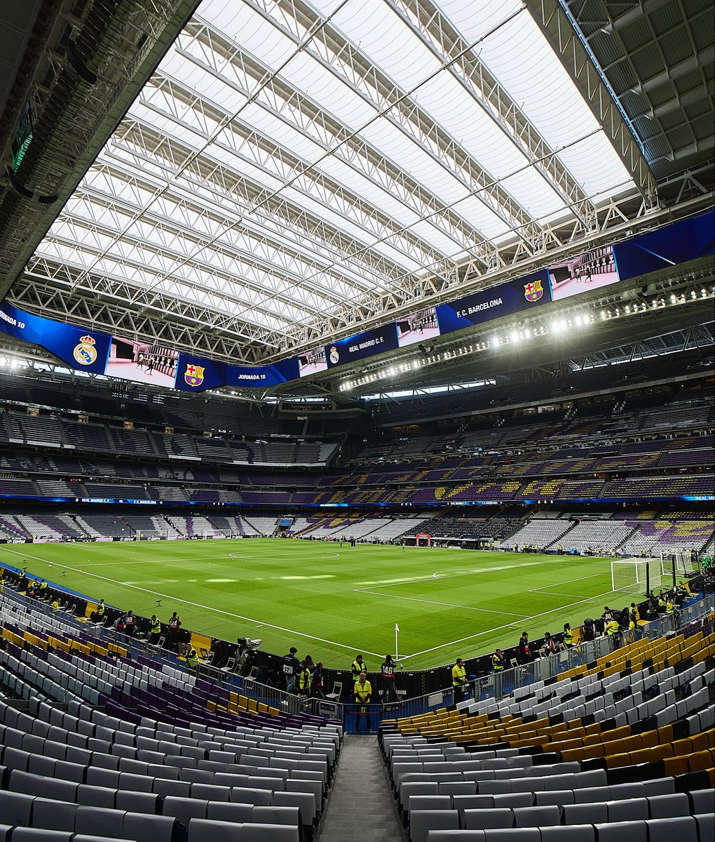 ActuFoot_'s tweet photo. 🚨 LA COUPE DU MONDE SERA PRÉSENTE DEMAIN AU BERNABEU AVANT LE MATCH ENTRE LE REAL MADIRD ET LA REAL SOCIEDAD !!! 🏆

Les champions du monde Marc Cucurella 🇪🇸 et Mikel Oyarzabal 🇪🇸 seront honorés par le Real Madrid et la Real Sociedad avant la rencontre. 

🗞️ @MelchorRuizCope https://t.co/irEO54QDsh