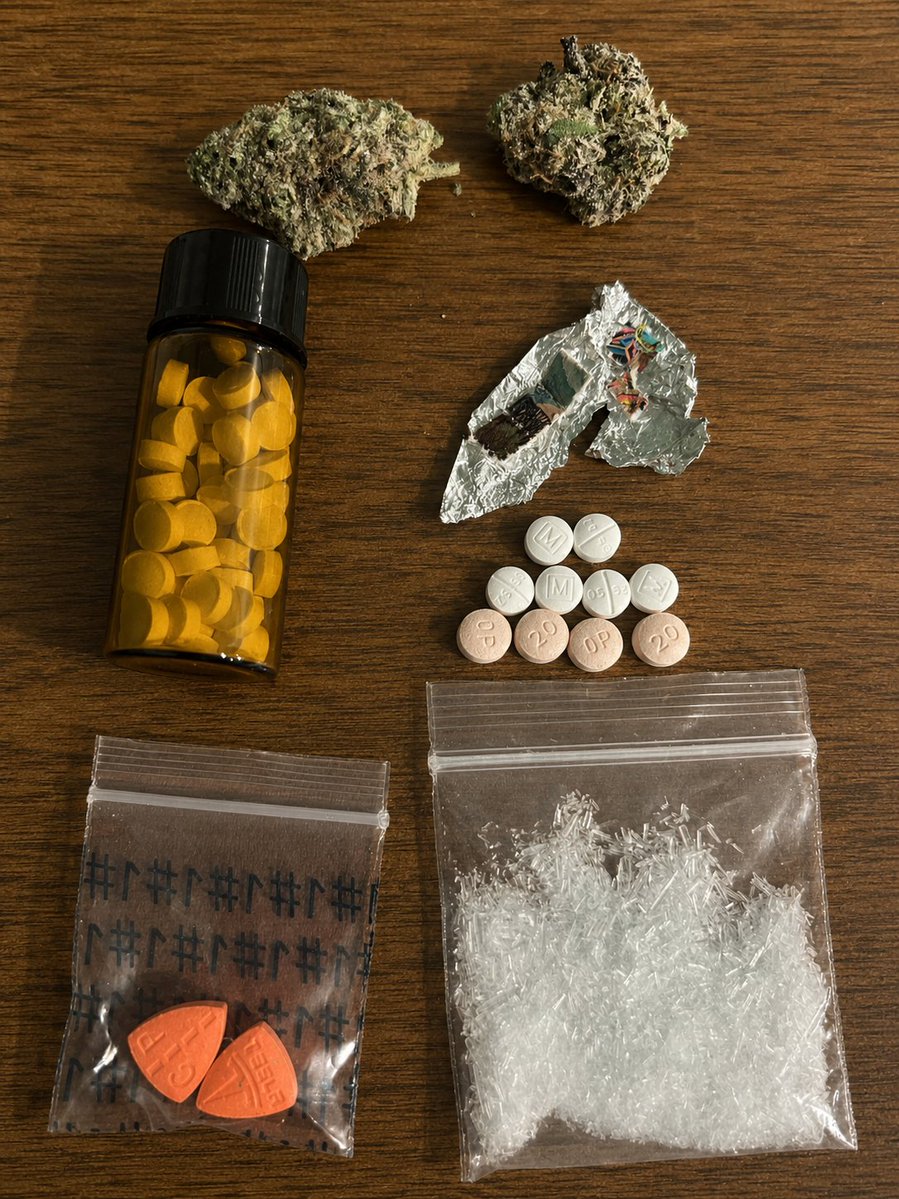 coastalchronics's tweet photo. Weed, Lsd, Oxycodone, Ketamine, Mdma, and Meclonazopam
weed is galactic runtz strain https://t.co/n6nnf4gX8b