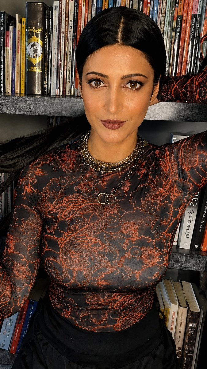 Davy_jones_JS's tweet photo. Shruti Hassan 🤒❤️‍🔥 https://t.co/ZHIVa9evxJ