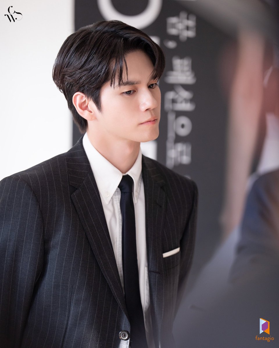 ongepics's tweet photo. Behind the scene photos of #OngSeongwu as Kang Minhwan in #SpookyInLove released by Fantagio

🔗: https://t.co/Ojfz7glmeI https://t.co/Ds2tx9mrwC