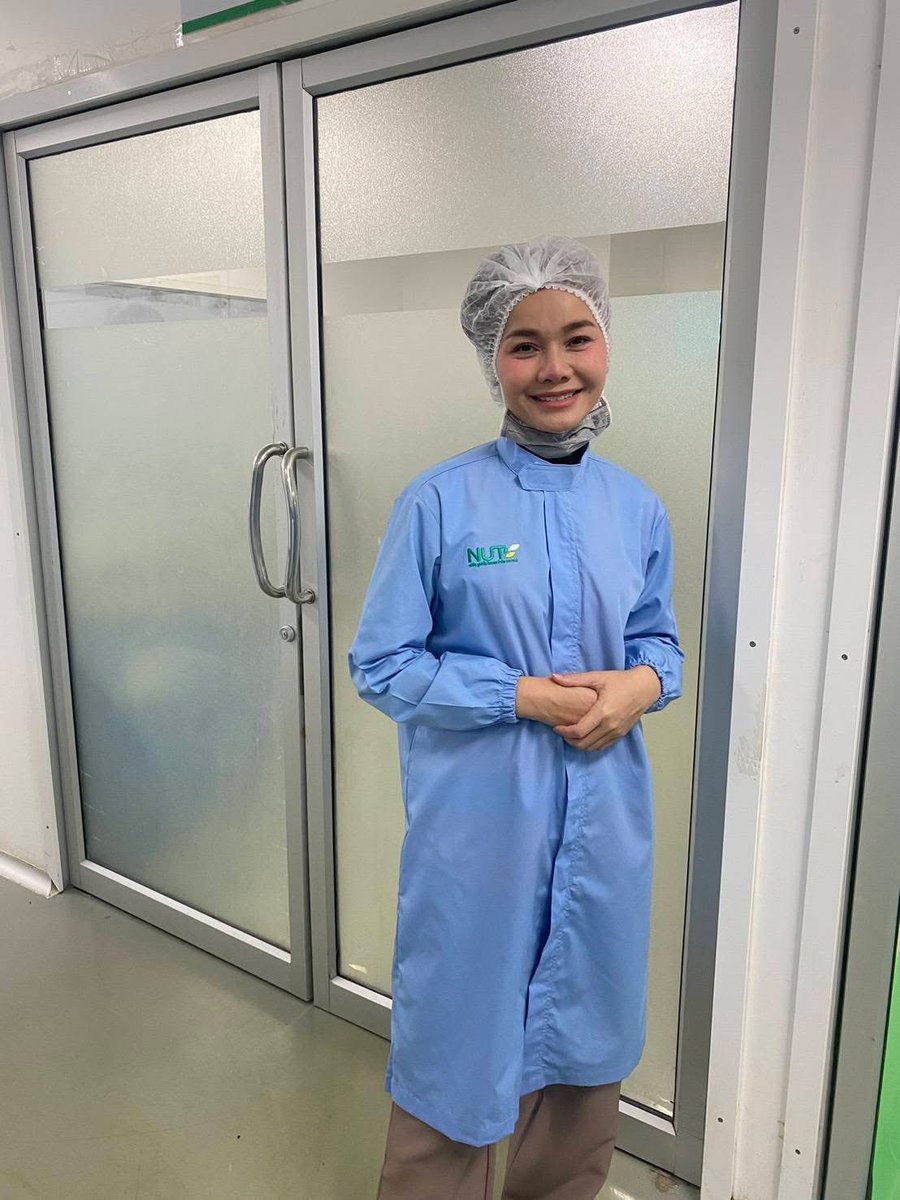 zUsoonDm's tweet photo. ท่านประธานบริษัทกับคุณหมอแฟนสาวของเขา 🤭 https://t.co/6bQPhUQE4Q