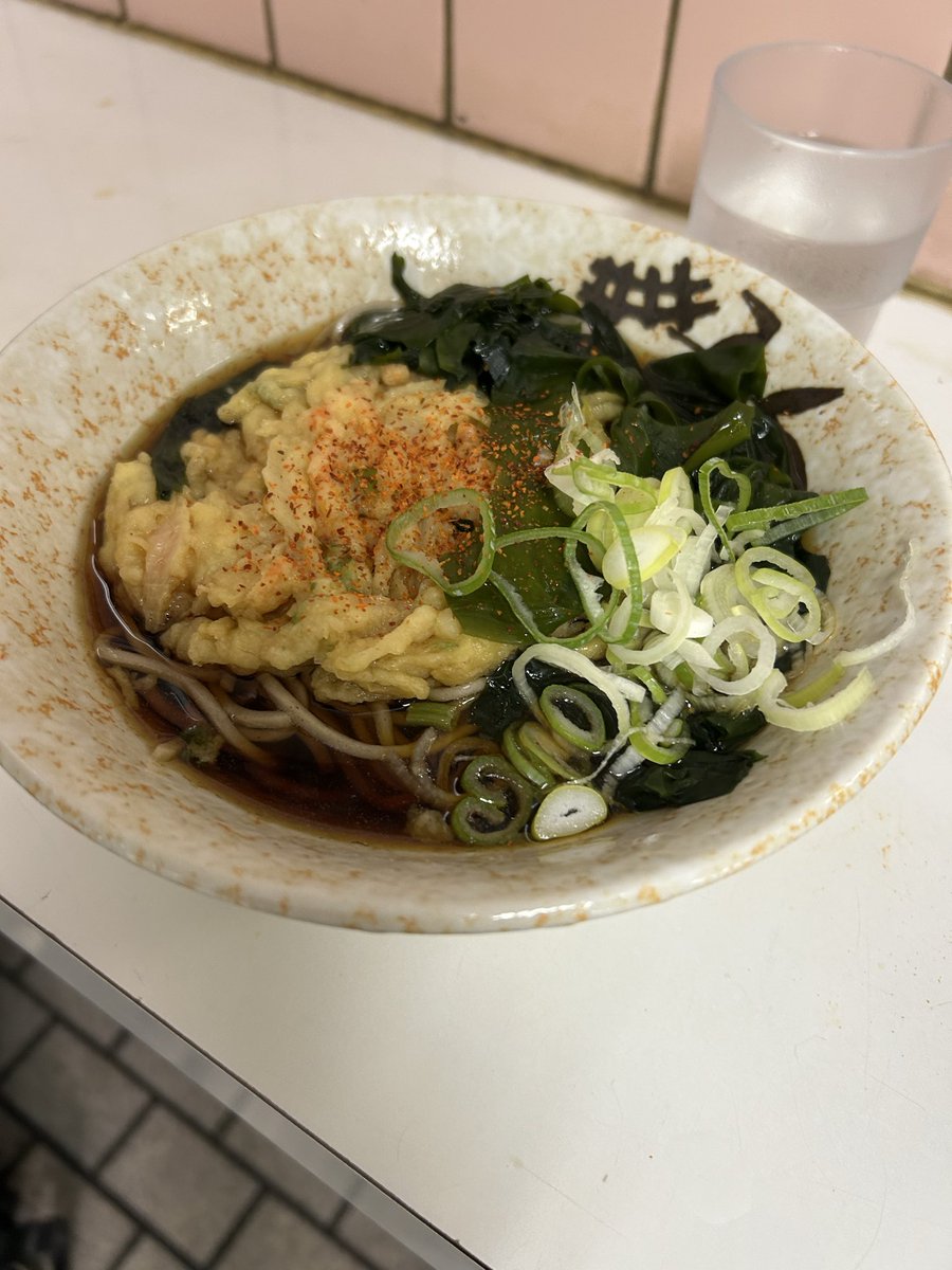 onikisuri's tweet photo. 飲み会終わりの日の出
#立ち食いそば
#そば
#立ち食い https://t.co/ZeZLHYaq4Y