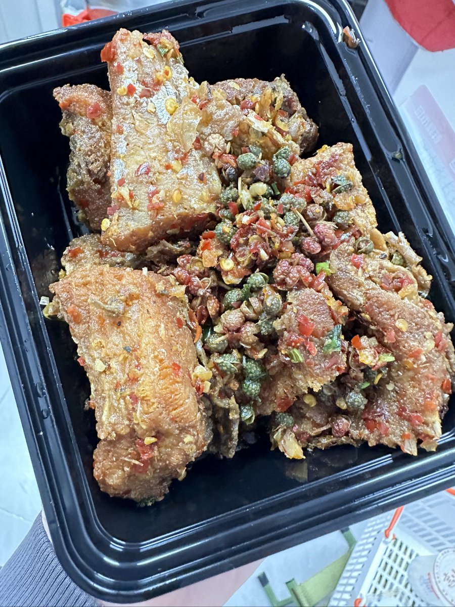 SaifulI86967389's tweet photo. [Late-night snack vibe just hit different—warm, crispy Taiwanese fried chicken cutlet by the street stall, perfect after a long day of walking! ]， https://t.co/gRGEcR8QsC