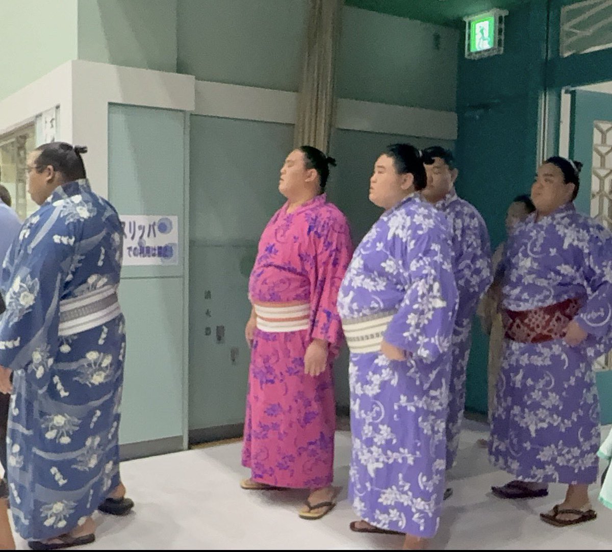 mieeeee355's tweet photo. チーム二子山
in 大田原場所
.
#二子山部屋
#相撲
#生田目
#小滝山
#相馬
#駿太
#恵雅
#大田原場所 https://t.co/miVlJudMEN