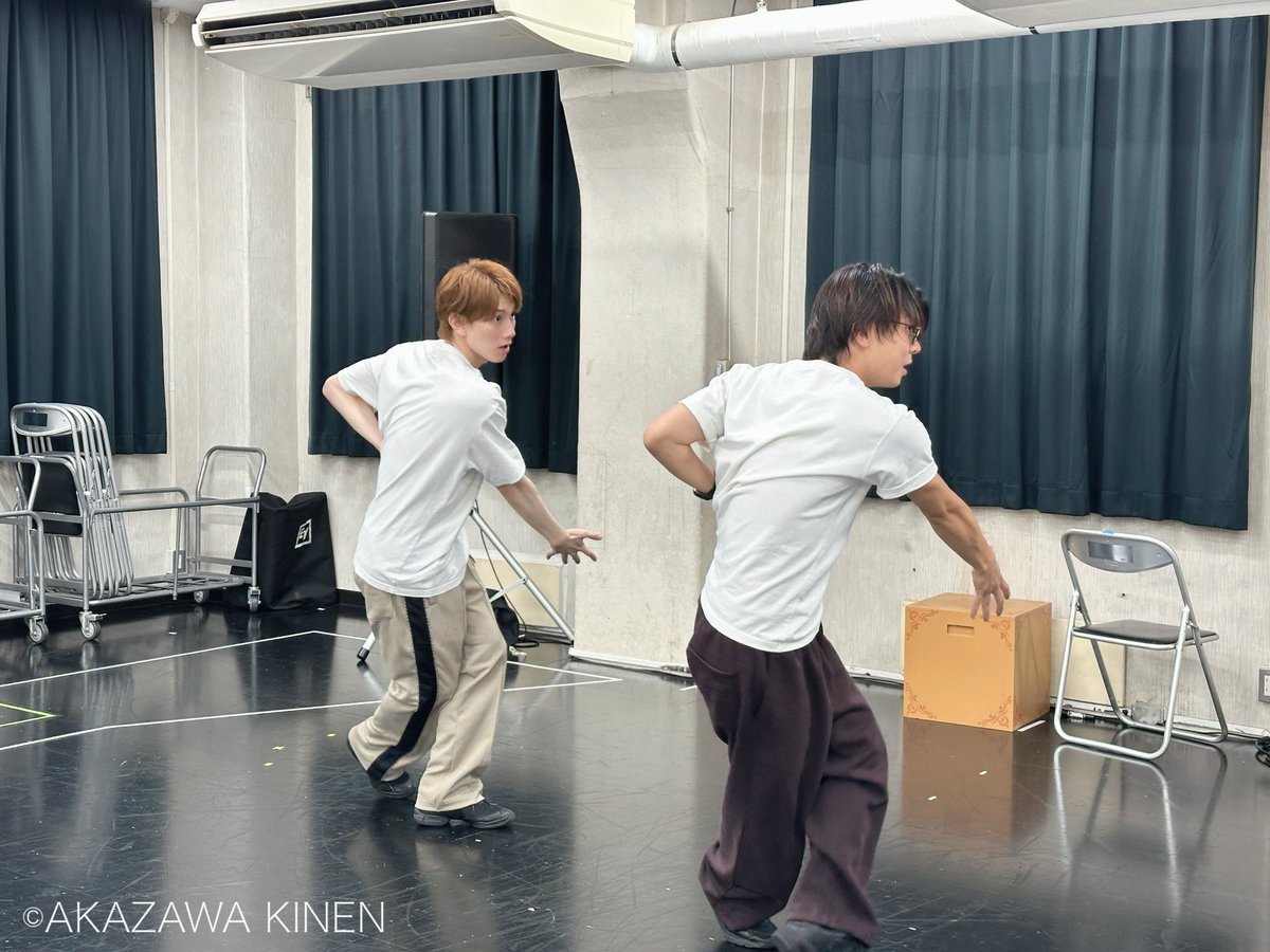 akazawa_kinen's tweet photo. ／ 
#赤澤記念公演 
ダンスダンスダンス
＼

振付を覚え、ダンスの精度を高めるフェーズへ入ってまいりました。後藤さんから「もっとこうしてみよう」のアドバイスを受けるとグッとダイナミックで洗練された動きに！今日もたくさん踊りました‼️

🎟️チケット発売中
https://t.co/dJ8D7YL20e

赤澤遼太郎29歳記念公演
舞台「踊らないと出られなイ世界」
🗓️日程：9月3日(木)～9月7日(月)
📍会場：シアター・アルファ東京
🕺出演：#赤澤遼太郎　#後藤健流　回替わりVTRゲスト