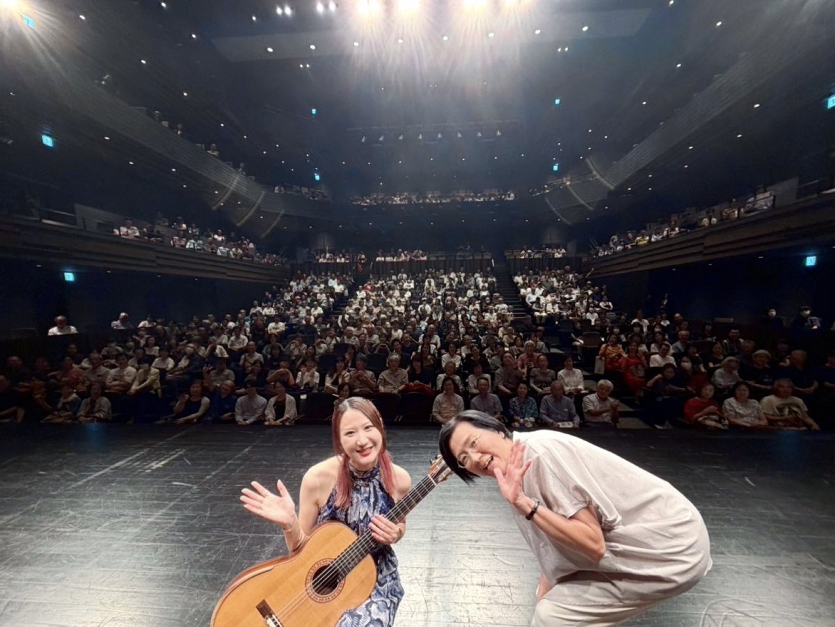 amiinoi's tweet photo. 2026.8.25 初の富山公演、満員のオーバード・ホールにて🎸✨
たくさんの皆さまにお聴きいただきました！
ご来場いただいた皆さま、本当にありがとうございました✨

トークも交えながら、私自身もとても楽しく演奏させていただきました！！また近いうちに富山に戻って来られますように…！🥹

インタビュアーの垣田文子さん、そしてオーバード・ホールの皆さま、素敵な機会を本当にありがとうございました✨