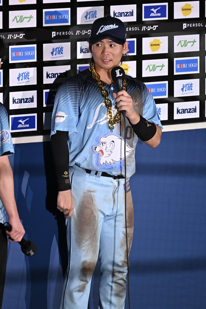n_524_photo's tweet photo. ヒーロー2人目は、今日の全打点を叩き出す大活躍
仲田慶介 https://t.co/pKCigw6HsM