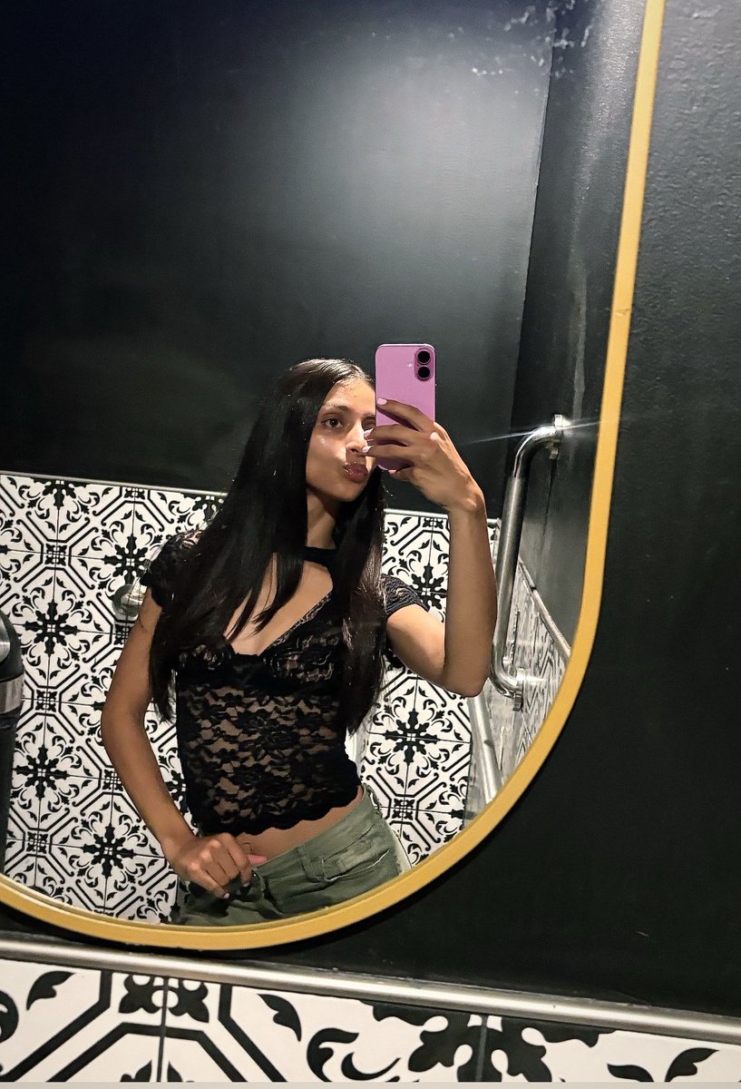 therealclaraaa's tweet photo. 24 🤍 https://t.co/zZvjQATghX