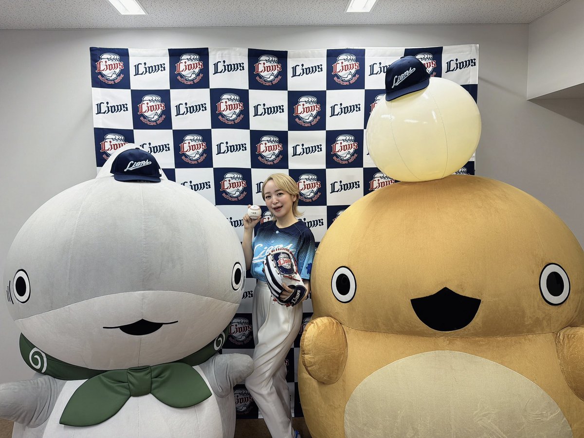 kozame_info's tweet photo. アニメ『#おでかけ子ザメ』× #埼玉西武ライオンズ 
˗ˋˏ⚾️コラボイベント終了⚾️ˎˊ˗

勝利おめでとうございます✨
素敵な試合を有難うございました✨

あんこうちゃん役 #潘めぐみ さん
セレモニアルピッチの様子はこちら▼
https://t.co/HgBUa8tAdA https://t.co/mtQnY7kVur