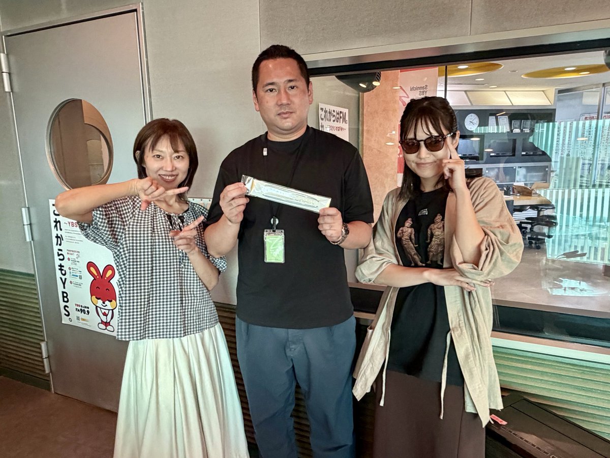 shiozawamikako's tweet photo. 8月最後の火曜日でした！
シンジラレナ〜イ
先生のTシャツ姿ももっと見たいな
マネー座談会ももっとしたいな
最終週は専務が来てくれて安心するな
という8.25でした

#キックスybs
#買い物シーン想定
#平山優　先生
#ありのままこ
#藤原時計店 https://t.co/QaKJ7pvGIY