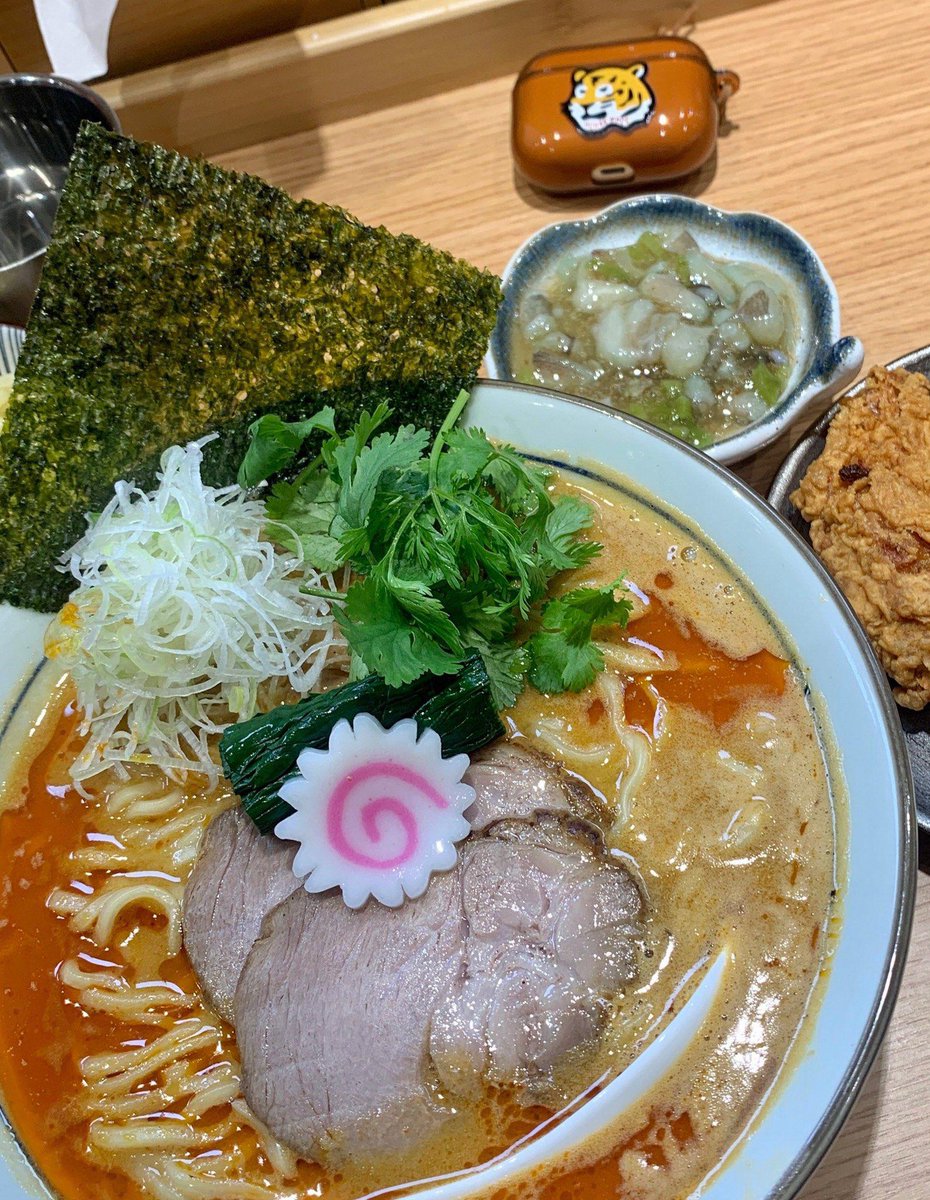 shrrwq555's tweet photo. Just found the BEST hidden ramen spot in town! Rich tonkotsu broth, springy noodles, and perfectly marinated chashu that melts in your mouth. 10/10 will be back next week!  #FoodieAdventures https://t.co/n0ngdRMVXI