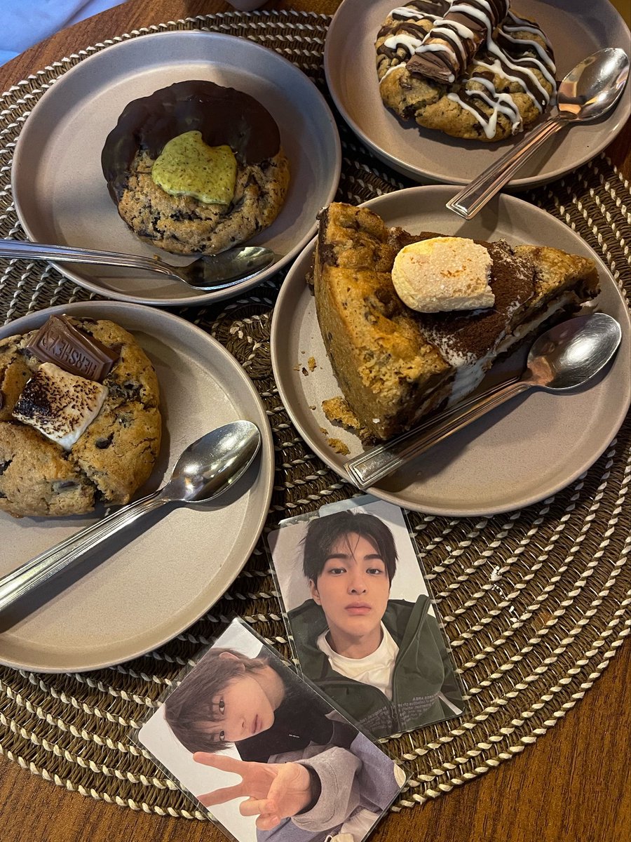 wooyuuyu's tweet photo. โโณ ๐: #jiagets #foodtwt
chococookie got adopted by me & @kungayz ๐ thaank u sm for packing it well !! ts lowkey a foodtwt as well ><
{ @ddaengwts #mailsfromyzzi } https://t.co/kG9Kl9AZ5G