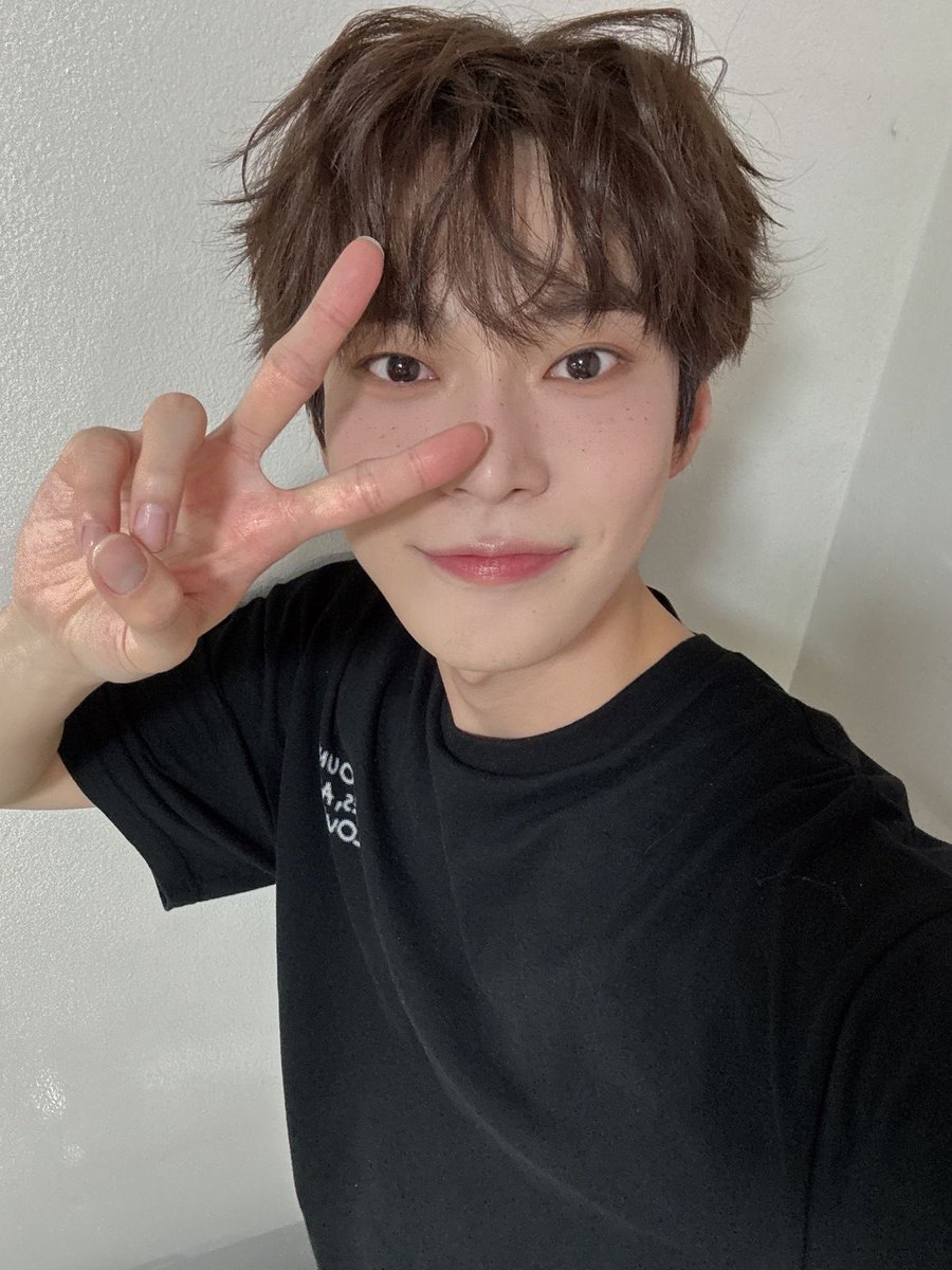 1996_02_01's tweet photo. 도영이 보구싶다.…..@ https://t.co/sHUzcf9Zfw