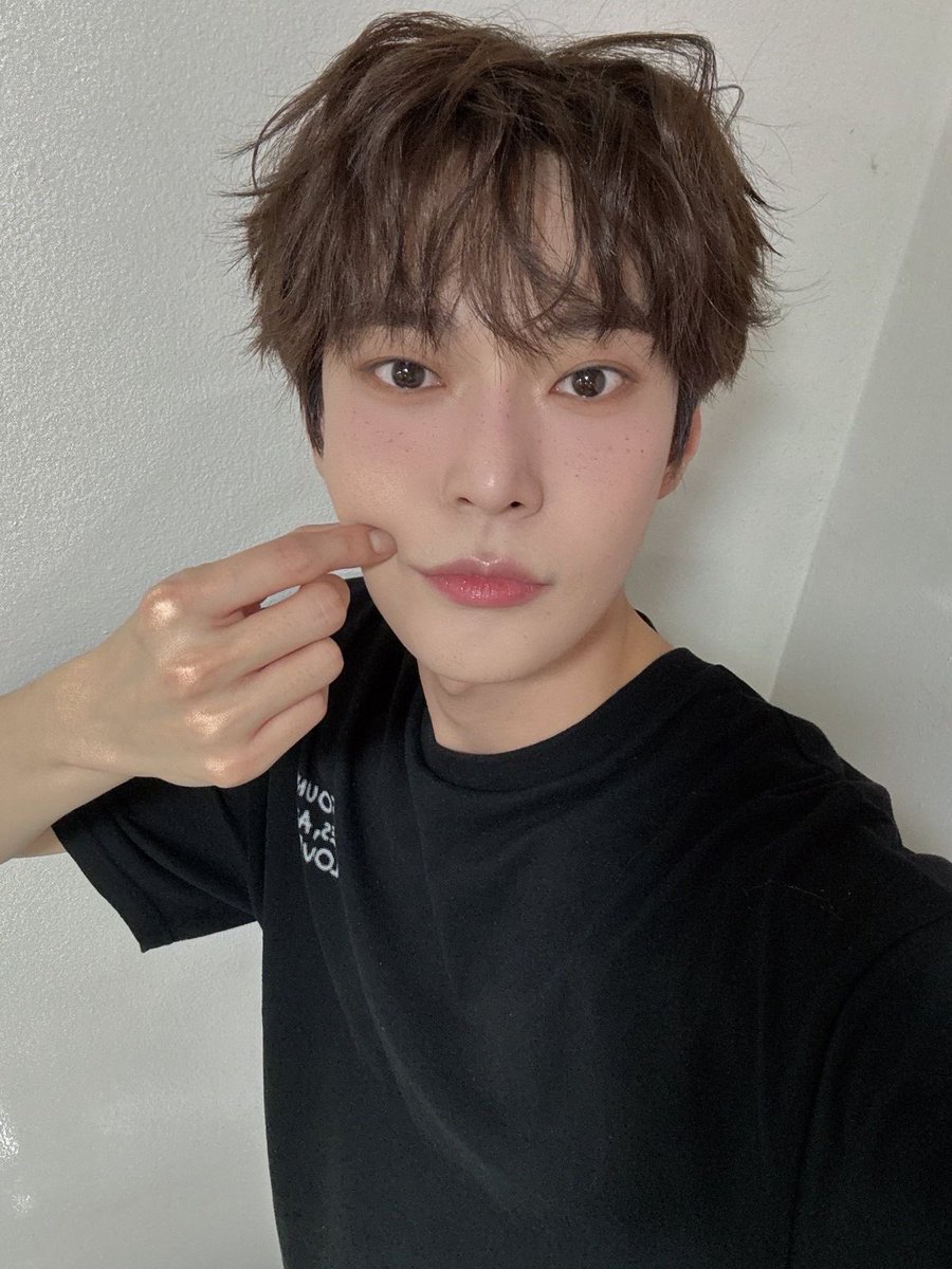 1996_02_01's tweet photo. 도영이 보구싶다.…..@ https://t.co/sHUzcf9Zfw