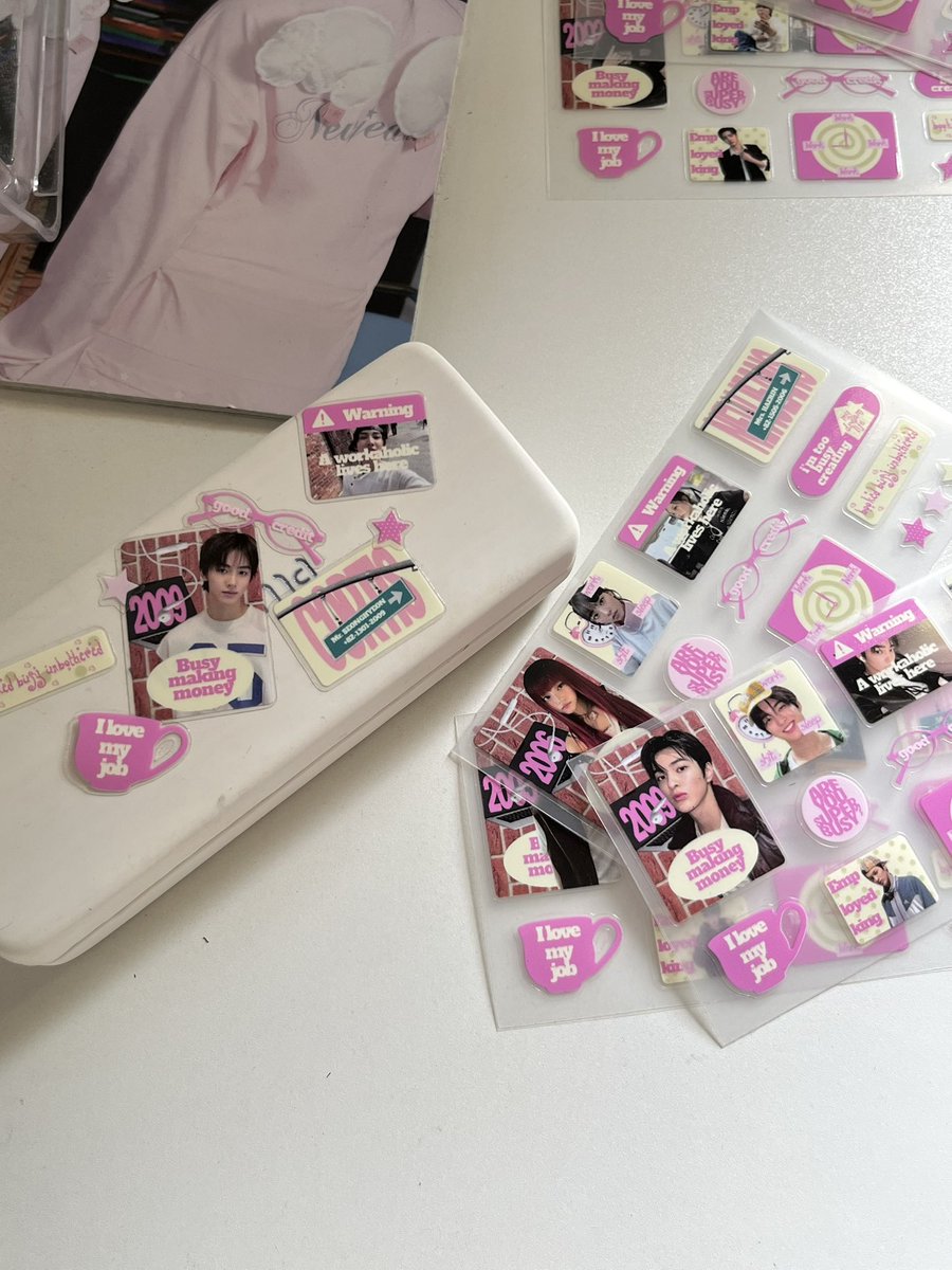 Amiuw_studio's tweet photo. preview sticker 👚💻🧃💭 https://t.co/CMGYIEXsE6