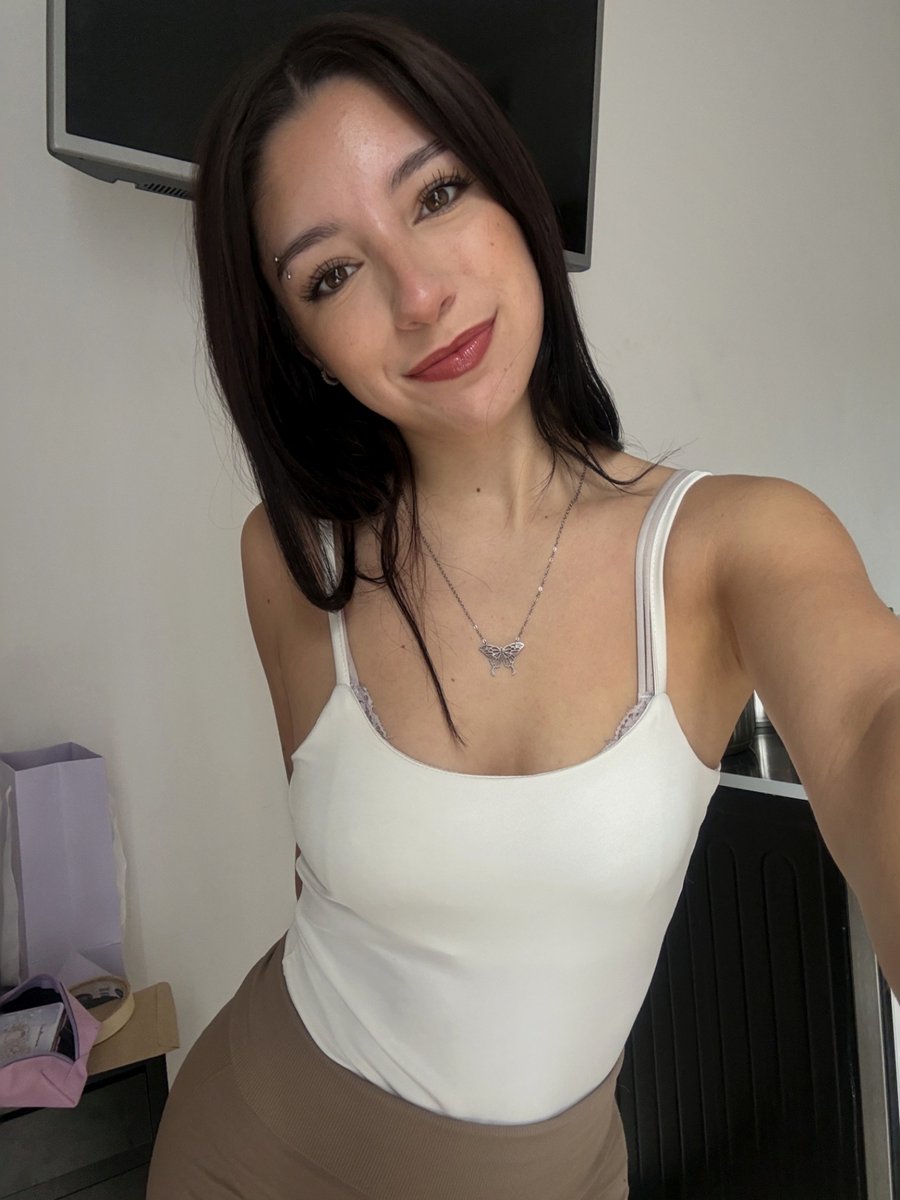 moongirlieglam's tweet photo. just a gentle soul doing my best ☁️ https://t.co/Y6sR7T3kpT