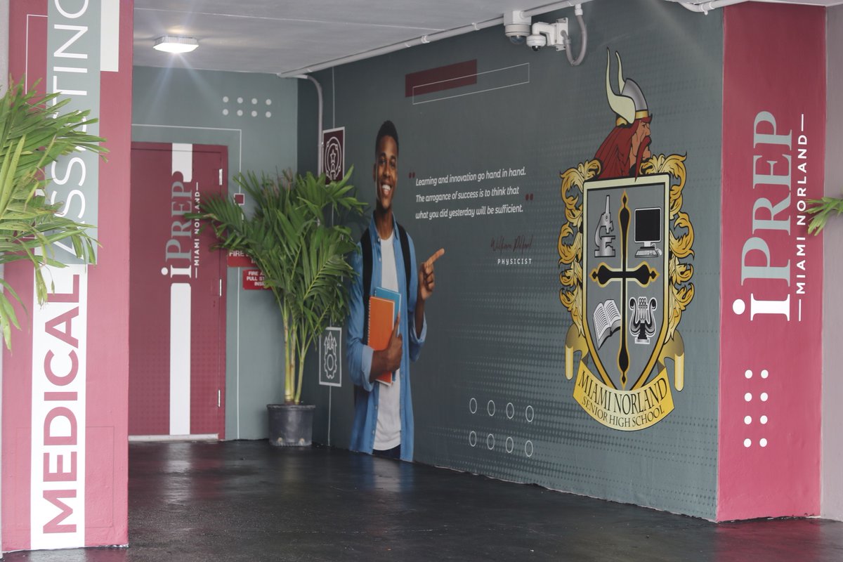 MDCPSTechCollgs's tweet photo. Big news at Miami Norland Senior High! Their new state-of-the-art Medical Assisting Lab is officially open! 🩺✨ In partnership with D.A. Dorsey Technical College, students are gaining hands-on experience to prepare for high-demand healthcare careers. 🚀 #YourBestChoiceMDCPS https://t.co/fJOwYgQJDU