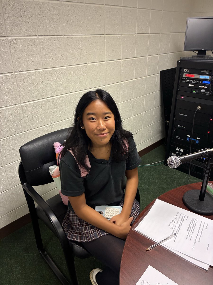 mrfitzhistory's tweet photo. Thank you @BenetRedwings senior Sarah Fano for reading the morning prayer. #redwingnation https://t.co/21NyVa9RVy
