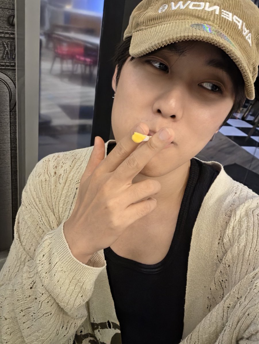 moonieinorbit's tweet photo. #JACOB #제이콥 jacob said he went to a One Piece cafe where you can try food inspired by characters, and he said he became a bad guy because he tried a Sanji’s dessert which was a cigarette-shaped dessert 😭😭😭😭😭😭 https://t.co/j51JuC1Gld