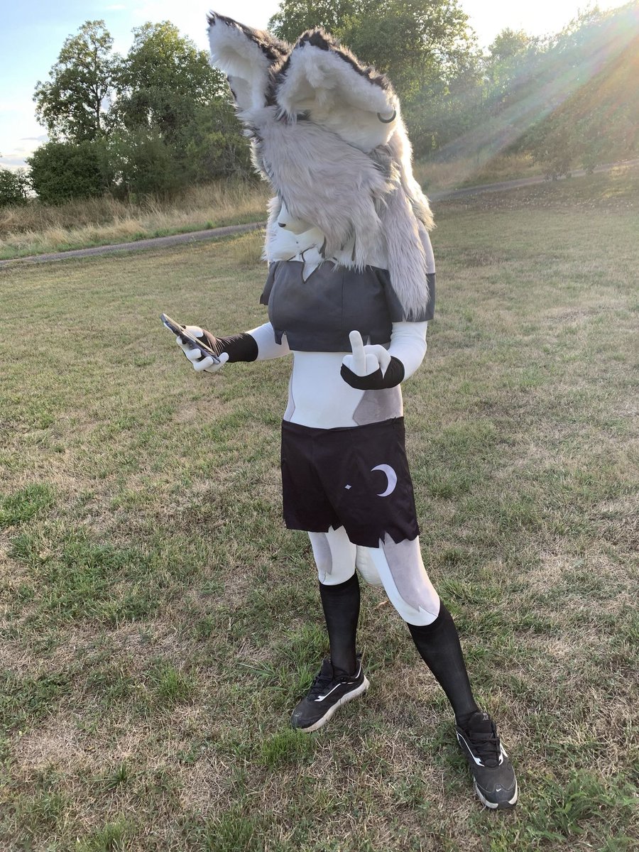 pixelskent's tweet photo. "Finally! A solo job so who’s the loser i have to kill this time." 🐺🌙
#HelluvaBoss‌Loona #cosplay #furry #HelluvaBoss‌ #furkig https://t.co/8rppRXJ76a