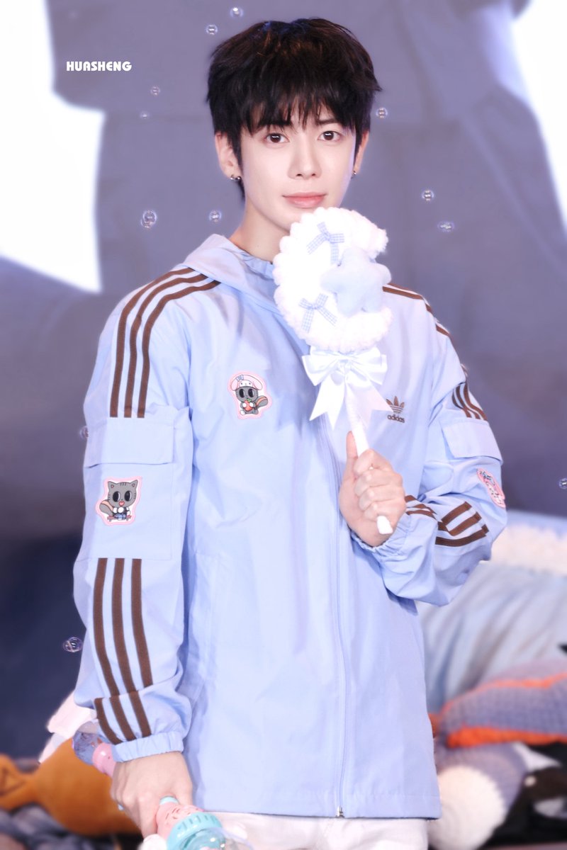 HUASHENG_TH0205's tweet photo. 260823

#TAEHYUN #태현 #テヒョン
#TXT_TAEHYUN #TXT_태현
#TXT #투바투 #투모로우바이투게더
#TOMORROW_X_TOGETHER https://t.co/dyeGSFptkD
