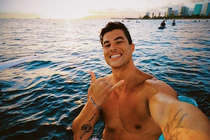 bleakhappy's tweet photo. Early morning surf session https://t.co/FD0342huIX