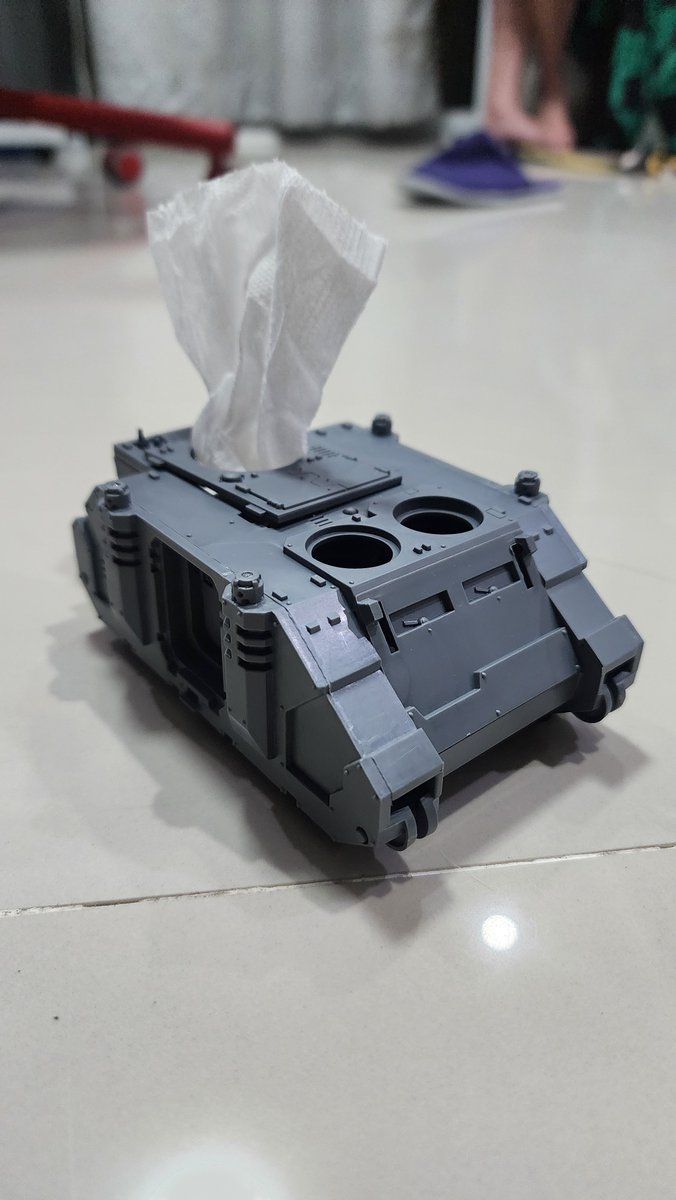 Mick19988's tweet photo. Even in death I still serve.
Trying to mod this thing into a tissue box.
#Warhammer40000 
#WarhammerCommunity https://t.co/qot6T5EzDO