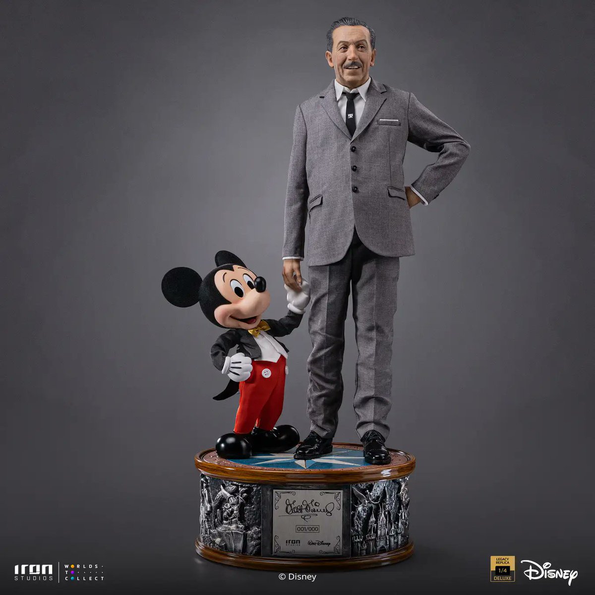 lortocha's tweet photo. ウォルト・ディズニーとミッキーマウスのシリアルナンバー入りの1/4フィギュア（高さ約60ｃｍ）！
スーツも布を使用していてクオリティかなり高い！！
そして手を繋いでいるのが尊い😭
いつかロルカナに実装されるか？！

【260000円税込】 https://t.co/eL9CpvvyPs