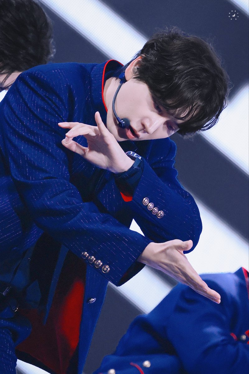 kr_bluebird's tweet photo. 우와................... https://t.co/QzNrQQXHSR