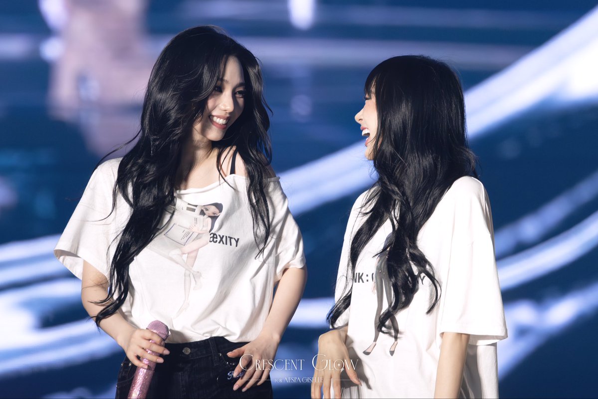 CrescentGlow22's tweet photo. 260807
SYNK : COMPLaeXITY in Seoul

( ๑≧ᗜ≦)ﾉｼ💥)≧ ﾛ ≦)

#GISELLE #지젤 #ジゼル
#KARINA #카리나
#aespa #æspa #에스파 https://t.co/pYjpTC4qIg