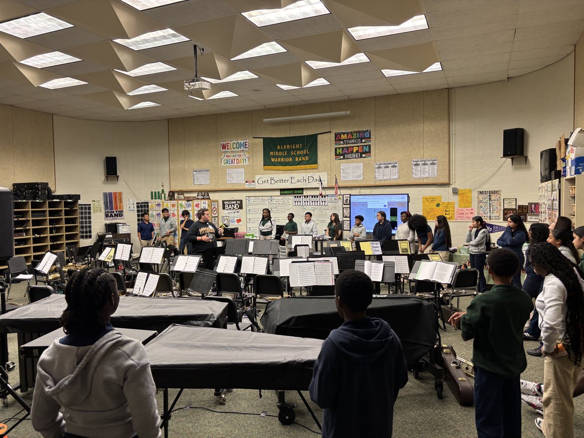 AlbrightMS's tweet photo. Yesterday, our restorative circles were in full effect! Here’s a glimpse of some of our students in action as they connected, reflected, listened, and built community together.
#WarriorProud #AlbrightPVAA #RestorativePractices #BuildingCommunity https://t.co/RZYk3I8l6v