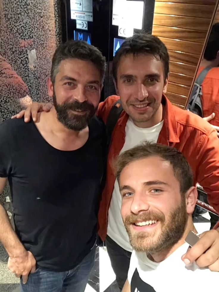 yvette_princz's tweet photo. Yeni #UlDen fotograf gelene kadar her gun bir #UlDen foto paylasacagim (ayri ayri ya da yan yana, farketmez).
Gun 7
#UlaşTunaAstepe #DenizBaysal #BurakYoruk #FesterAbdu https://t.co/YEZGDEJevT