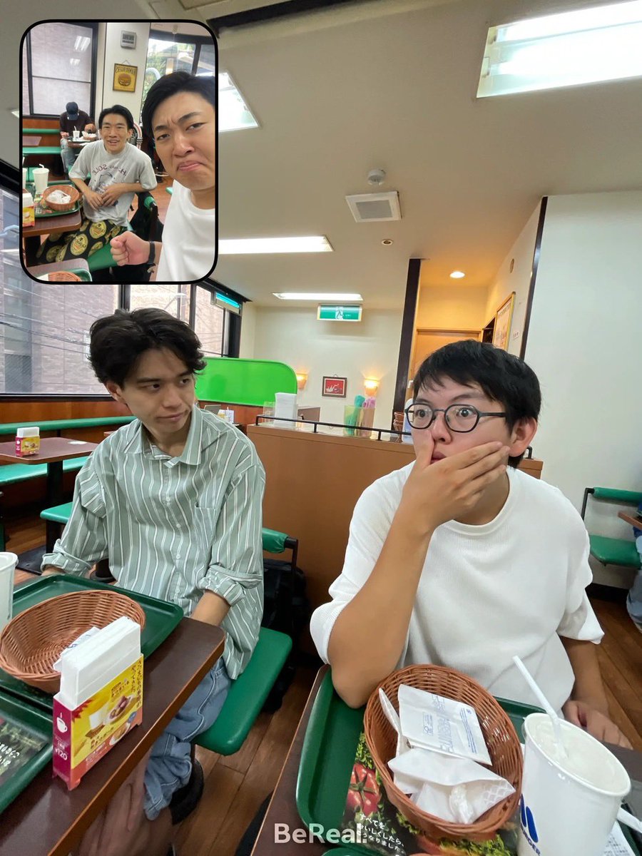 gaman_ziman's tweet photo. 【演者紹介 ～精鋭編～】
①おかわりアイロニー
②デングシいつもありがとう
2人とも大好きな同期や‼️
一緒にワカタベさんに罰背負わせよう！

予約はこちらから↓
https://t.co/8M9SFJi9au https://t.co/oekgJbyQEd