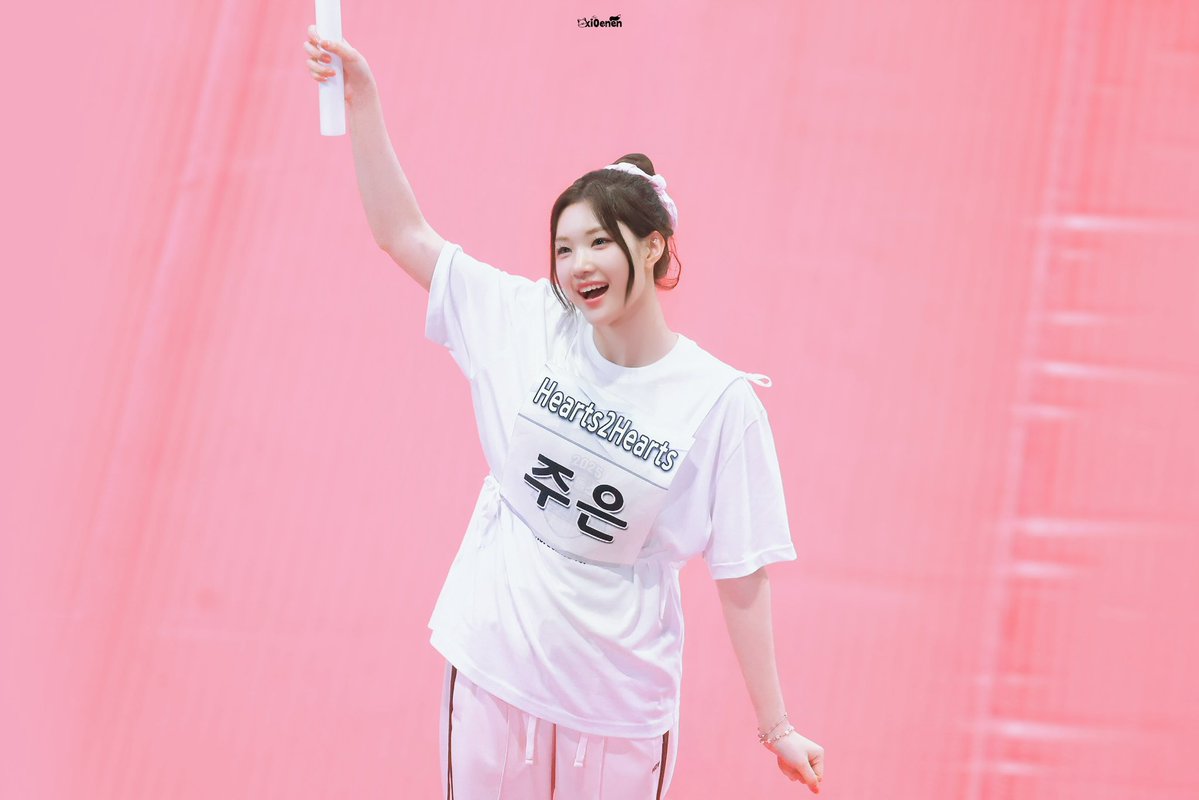 timeto_JUUN's tweet photo. 250825 아육대

📷. Xi0enen ɞ

#하츠투하츠 #Hearts2Hearts #H2H 
#주은 #JUUN https://t.co/XbIdZngyU1