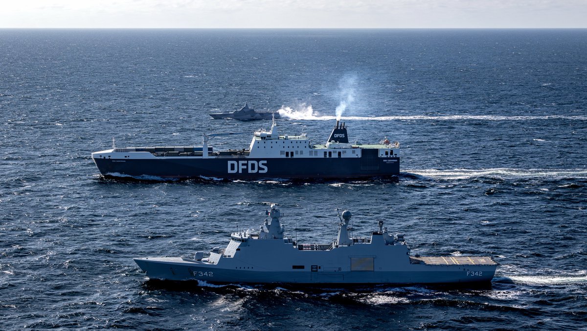 DefenceOps's tweet photo. 🦁Exercise LION PROTECTOR 26 sees @JEFnations forces test High North readiness through BALTIC EXPRESS
🚢Rehearsing maritime interdiction operations across the North Atlantic and Baltic Approaches.
🌍Ten nations. One Commitment. Ready Together. #JEFTogether https://t.co/iZkzUsguwR