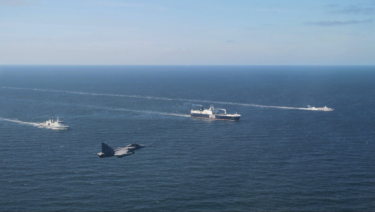 DefenceOps's tweet photo. 🦁Exercise LION PROTECTOR 26 sees @JEFnations forces test High North readiness through BALTIC EXPRESS
🚢Rehearsing maritime interdiction operations across the North Atlantic and Baltic Approaches.
🌍Ten nations. One Commitment. Ready Together. #JEFTogether https://t.co/iZkzUsguwR