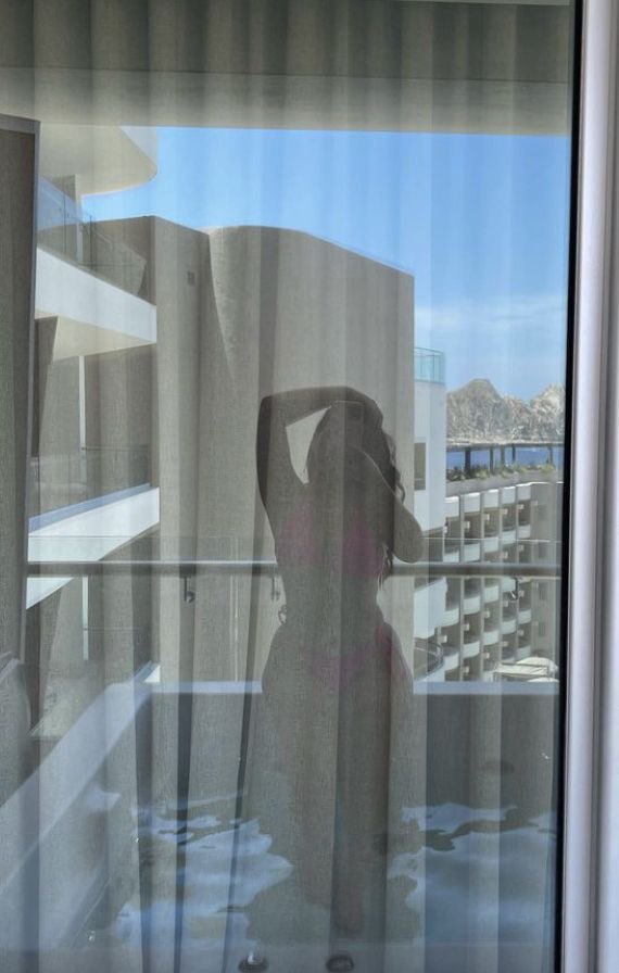 gull_aydn0's tweet photo. Artık odamı toplama kararı aldım ama ilk önce 
Plump vücut değil, hayatı fazla ciddiye almayan beden. 😂💋 https://t.co/UcJntlcj1v