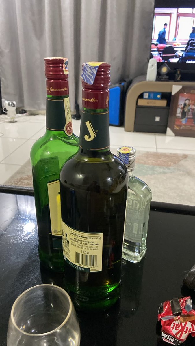 Margeryah8's tweet photo. pepper, jameson, and peace.

don’t need anything else tonight. https://t.co/KYB1xKQ5jw