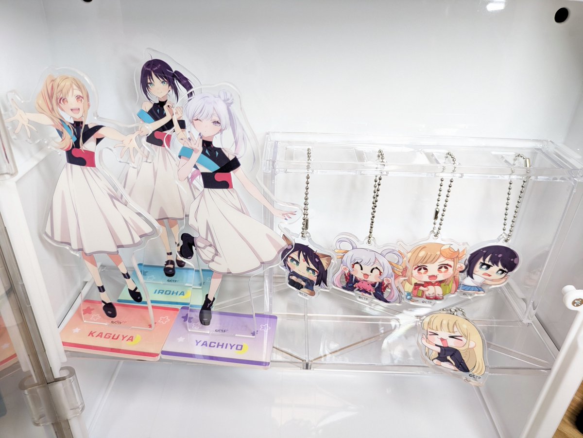 nenecchi_tech's tweet photo. 超かぐや姫のファミマコラボ運良く全部揃えられたので綺麗に収納して飾っていきたい https://t.co/cTKRhr5MyB