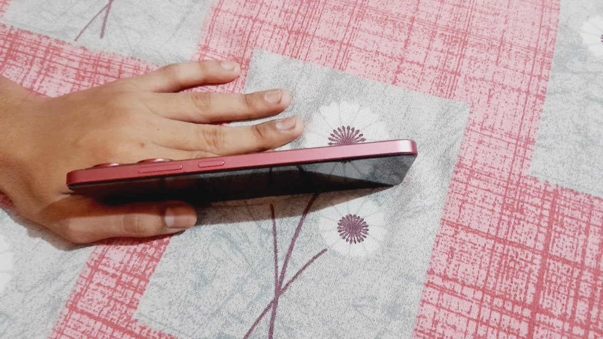 deepakm70098413's tweet photo. My phone is within the warranty period, yet my warranty service has been refused on the ground that the phone has a “hard dent.”
The physical mark being referred to is not ordinarily noticeable during normal use or casual inspection. 
@realmeIndia @realmecareIN @realmeglobal https://t.co/Edzt7kI5jw