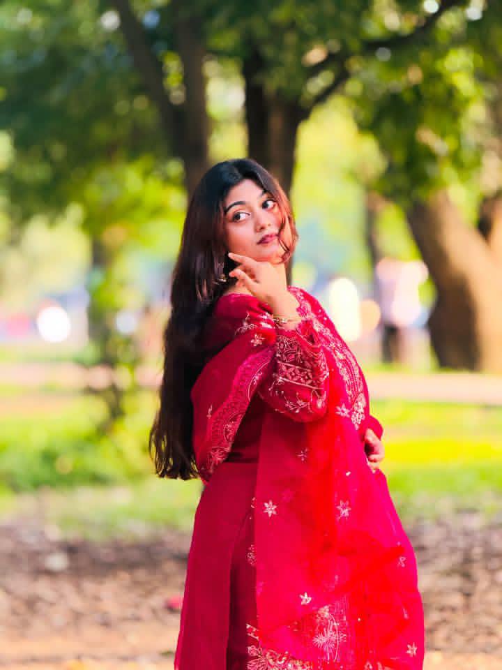 Surjugk's tweet photo. Tere liye🌸

#fyp #srijita #foryou #explorepage✨ https://t.co/JPk6W6ZAzO