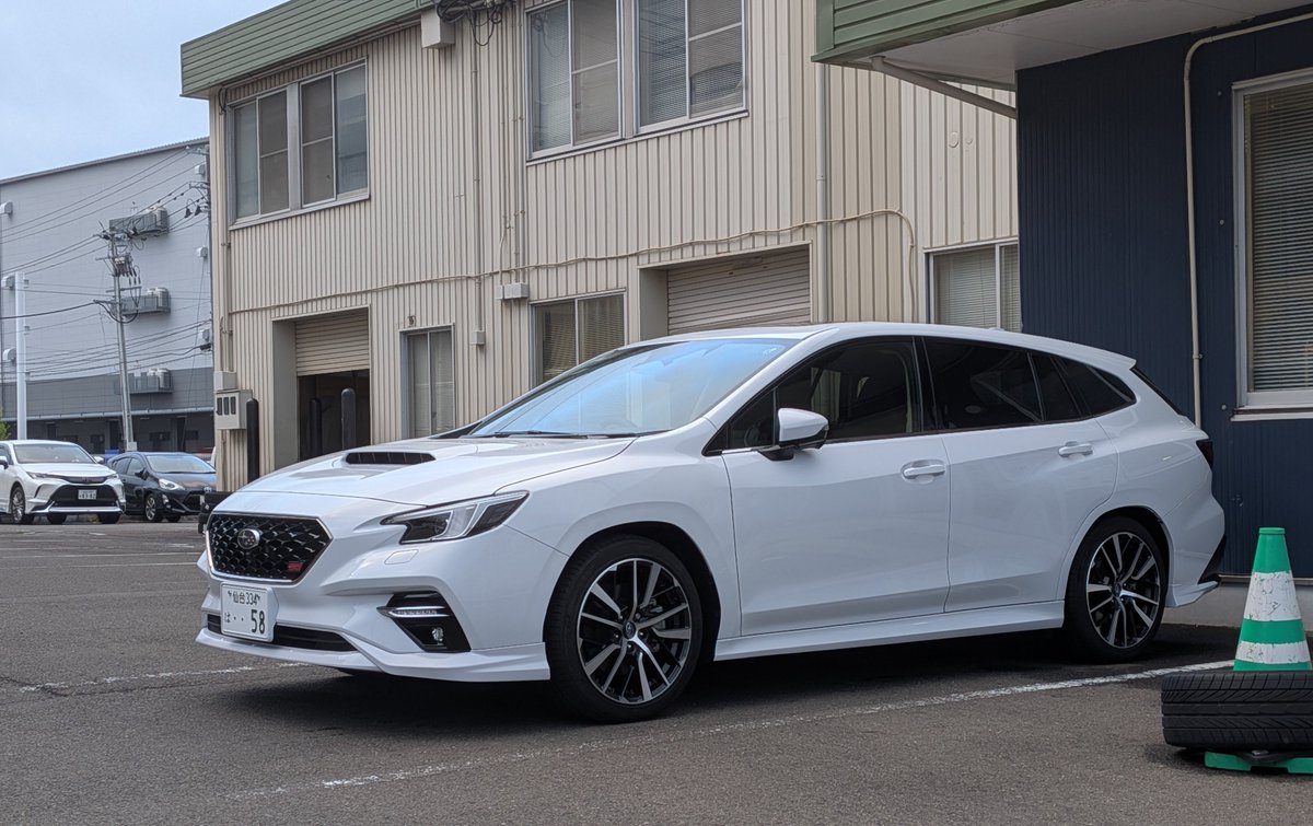 marshy4211's tweet photo. スバルはあの風車じゃなくてこれを標準装備にしろ。
WRX S4 VBH用純正ホイール
#オンライン純正ホイール流用MT https://t.co/9gttHBzr21