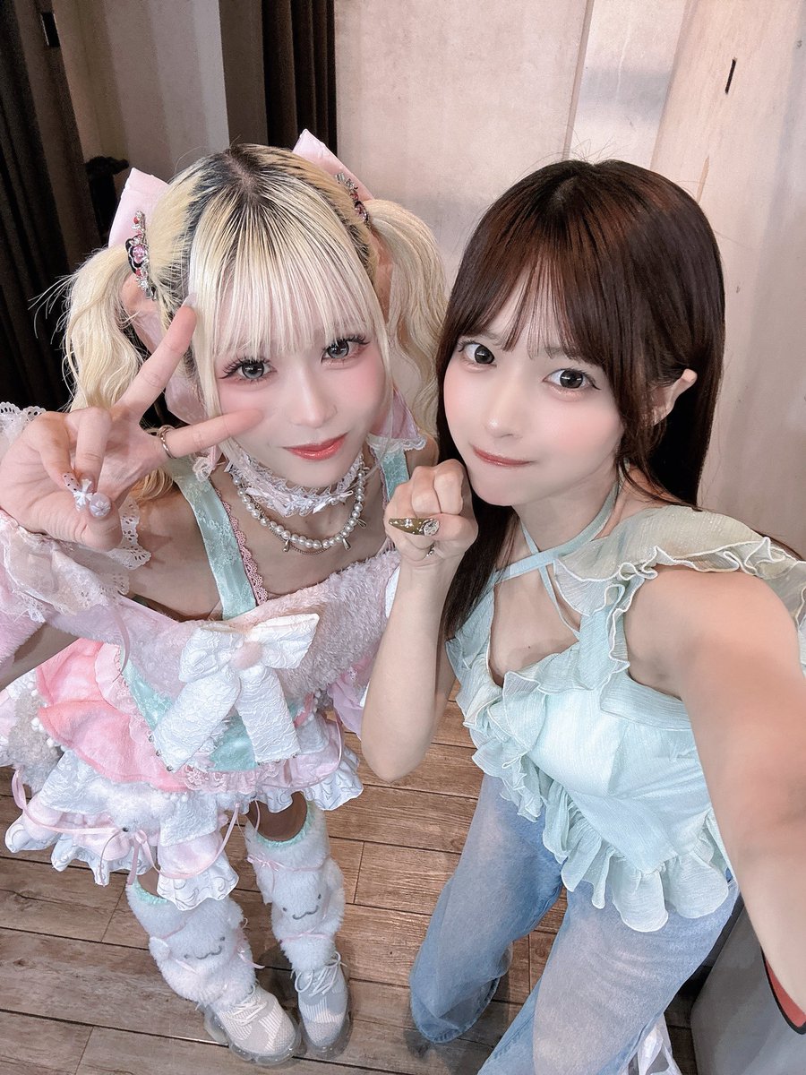 asuka_RePLAY's tweet photo. えまさん生誕来てました♡♡♡
とっっっても可愛い姫🎀メンバーみんなぷりてぃーすぎでした♡♡♡ https://t.co/kqg20CaIOA