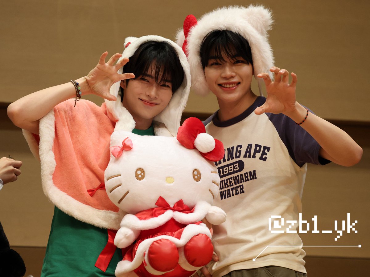 zb1_yk's tweet photo. 260825
ソニミュ パパラッチ会 2部

ゴニハニありがとう

#박건욱 #パクゴヌク #ゴヌク
 #PARKGUNWOOK 
#SUNGHANBIN #ハンビン #成漢彬
#제로베이스원　
#ZEROBASEONE #ZB1 https://t.co/63o3ePLafz