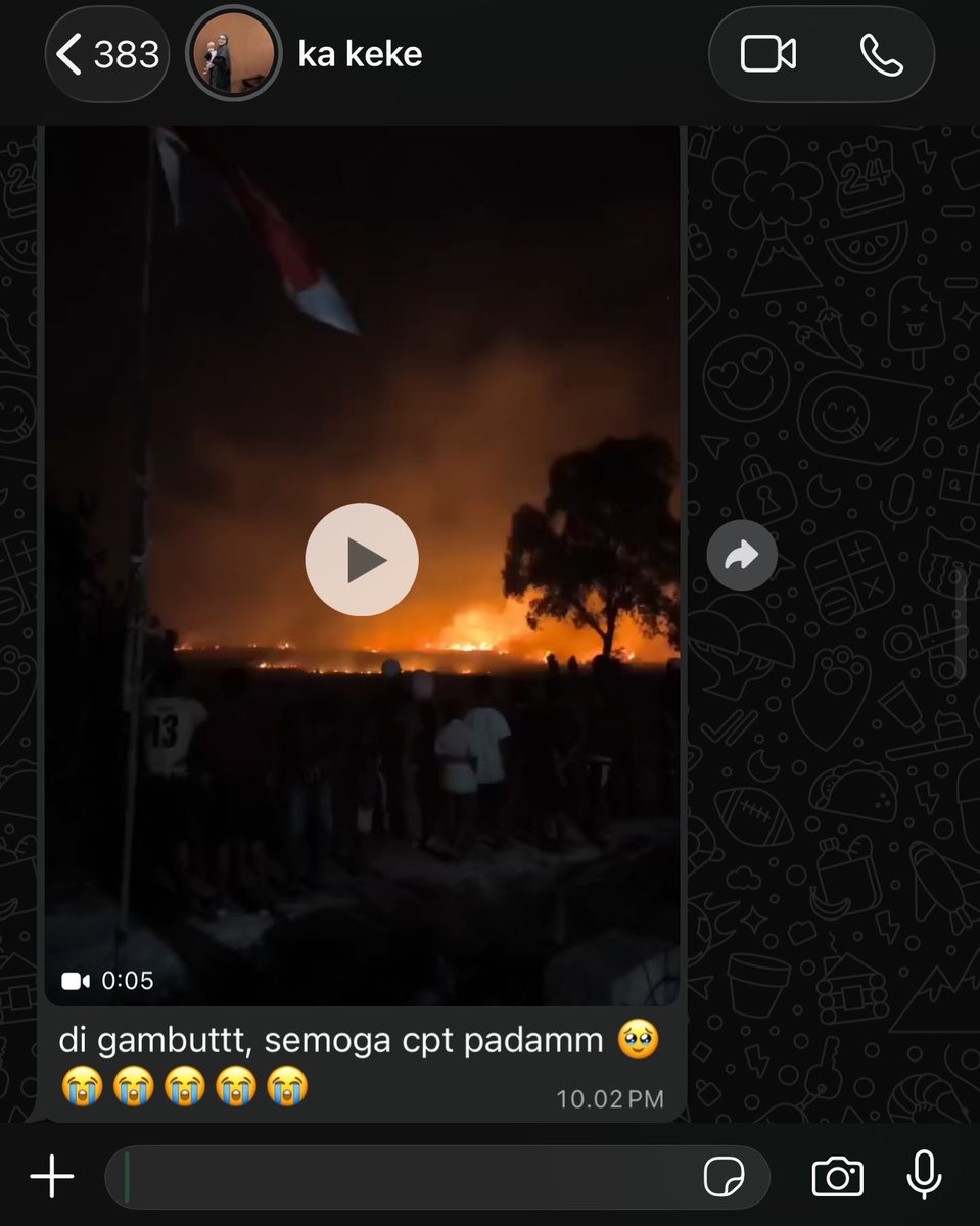 davinadailys's tweet photo. HELP RT💔❗️

teman teman mau infoin kalo malam ini 25 agustus 2026, gambut kalimantan selatan kebakaran lahan lagii dan belum padam.. doain yaaa semoga segera berakhir🥲🥲 https://t.co/iUU12xiJm9